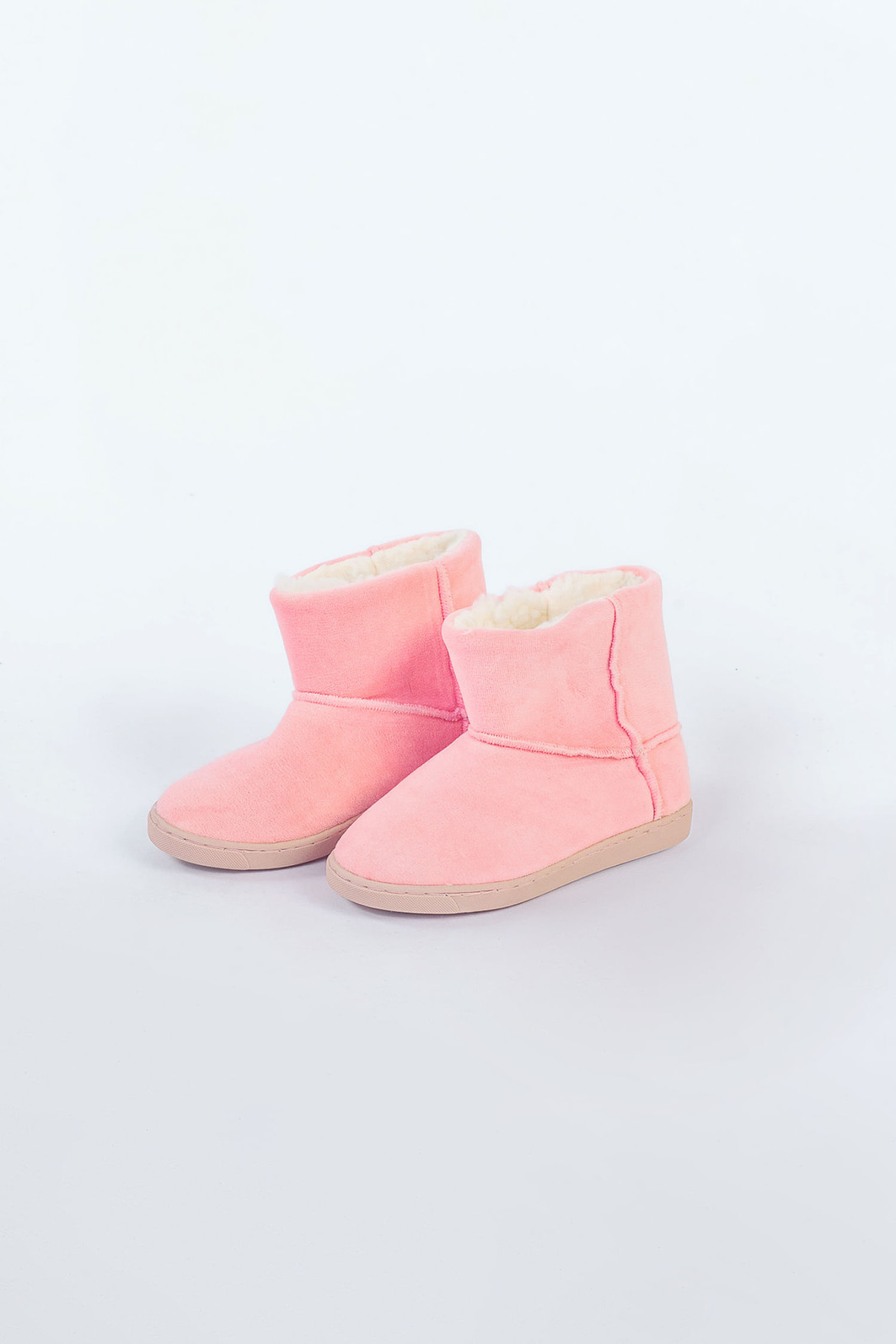 BOTINHA APELUCIADA JUVENIL - CALÇADOS BOTINHA APELUCIADA JUVENIL - CALÇADOS