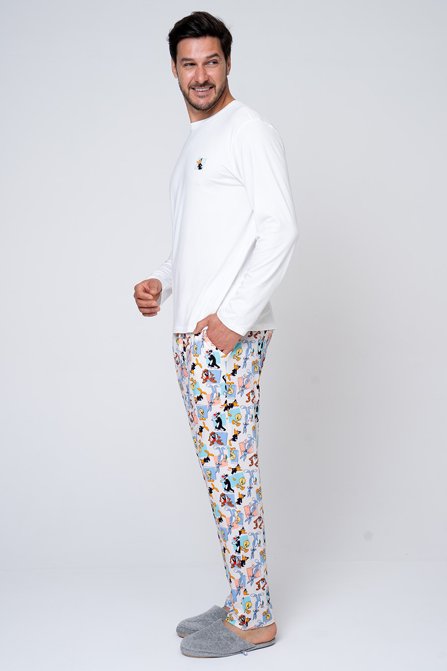 KIT PIJAMA LONGO LOONEY BOX E ROBE DE SOFT PRETO LADO PIJAMA