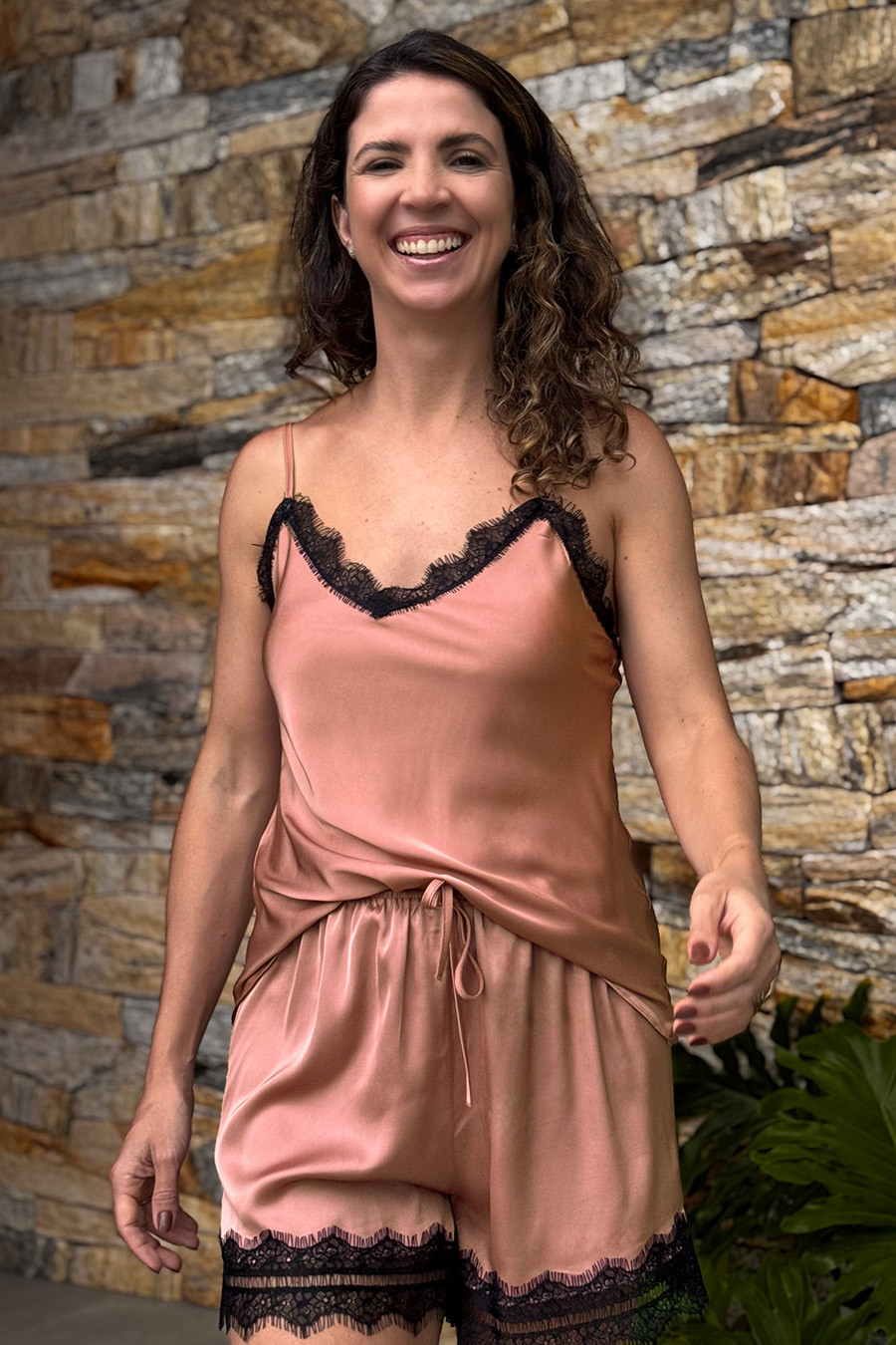 SHORT DOLL TOQUE DE SEDA COM RENDA - CLÁSSICO ACETINADO SLEEP DRESS SHORT DOLL TOQUE DE SEDA COM RENDA - CLÁSSICO ACETINADO SLEEP DRESS