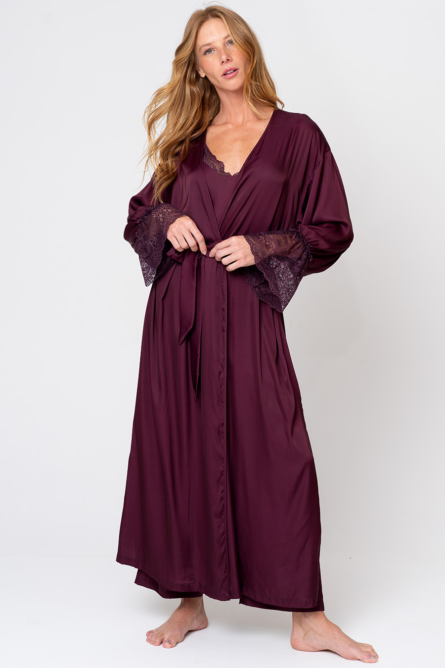 ROBE LONGO TOQUE DE SEDA - CLÁSSICOS ACETINADOS BOLD WINE FRENTE