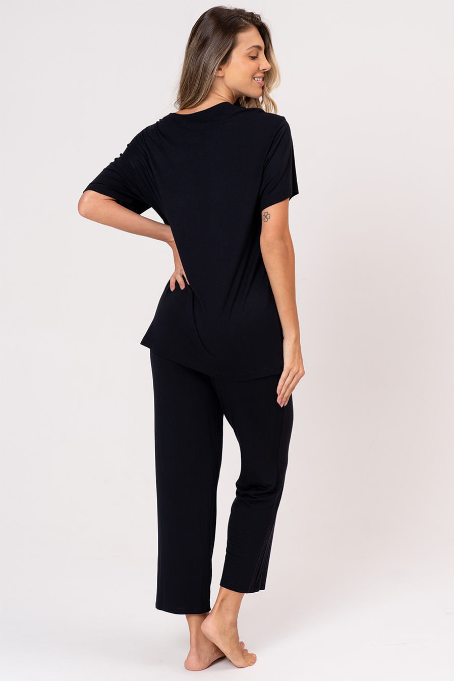 PIJAMA LONGO FEMININO MANGA CURTA E CALÇA - CLÁSSICO VISCOSE BLACK PIJAMA LONGO FEMININO MANGA CURTA E CALÇA - CLÁSSICO VISCOSE BLACK