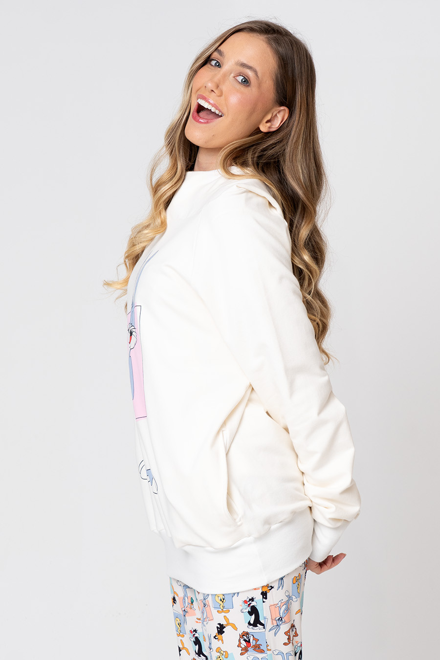 MOLETOM FEMININO CONFORT OVERSIZE - LOONEY BOX MOLETOM FEMININO CONFORT OVERSIZE