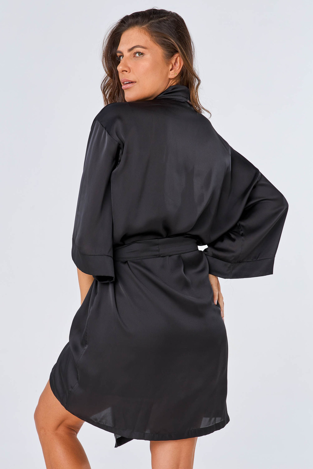 ROBE FEMININO CURTO TOQUE DE SEDA PRETO - ETERNO FEMININO ROBE FEMININO CURTO TOQUE DE SEDA PRETO - ETERNO FEMININO