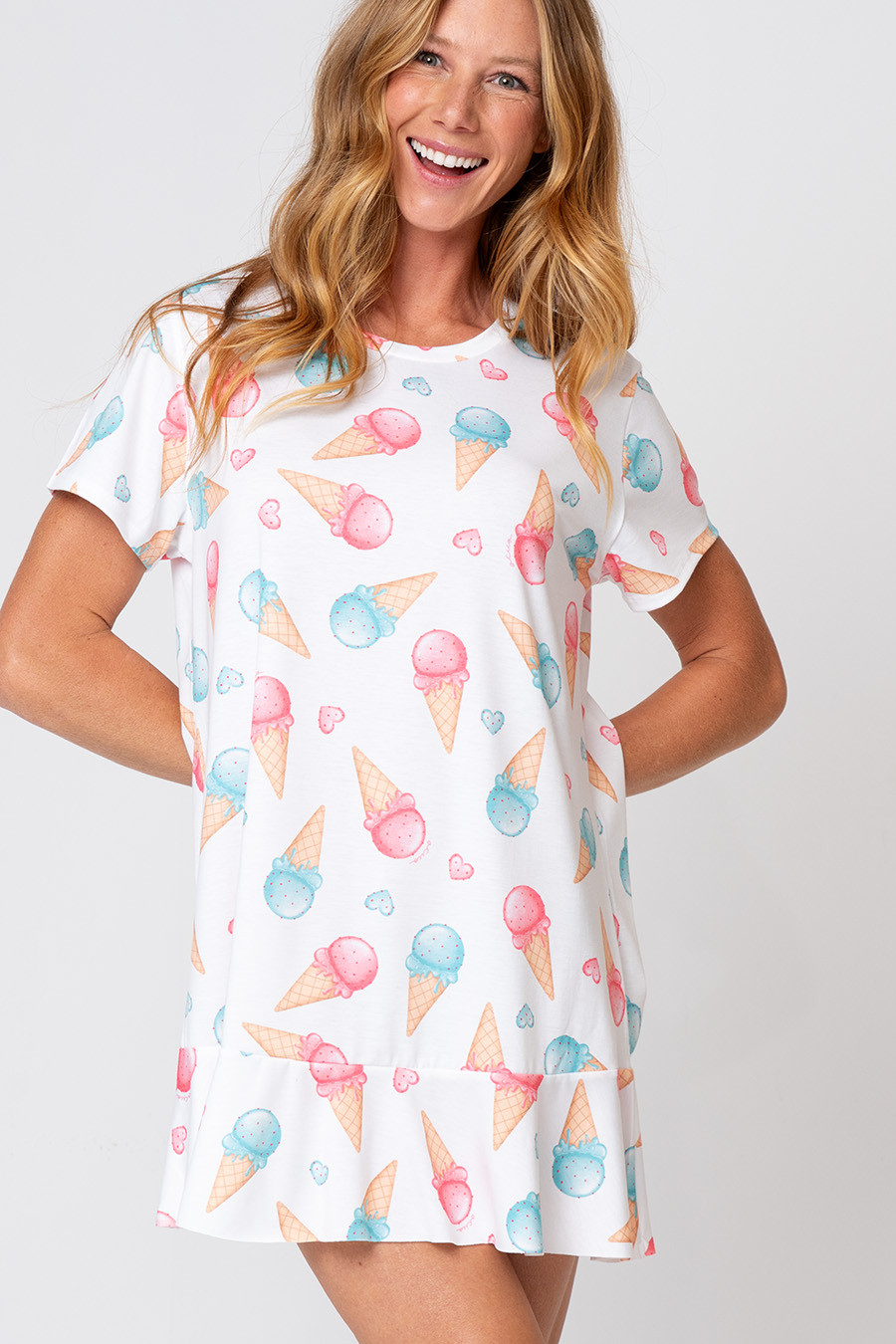 CAMISOLA AMPLA ESTAMPADA E COM BABADOS CAMISOLA AMPLA ESTAMPADA E COM BABADOS