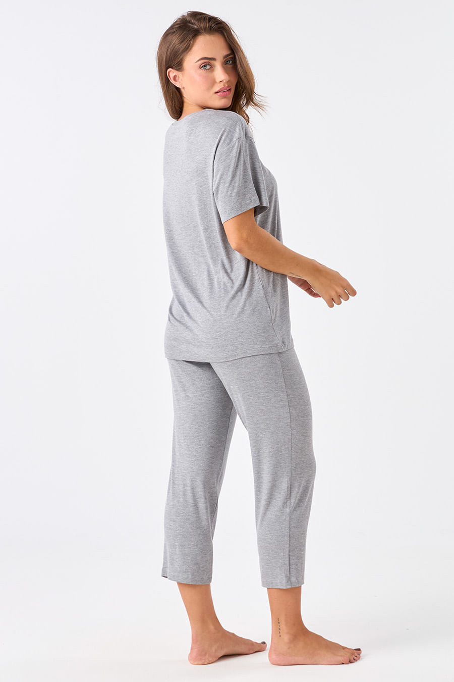 PIJAMA CAPRI MANGA CURTA EM VISCOSE - CLÁSSICO VISCOSE MESCLA PIJAMA CAPRI MANGA CURTA EM VISCOSE - CLÁSSICO VISCOSE MESCLA