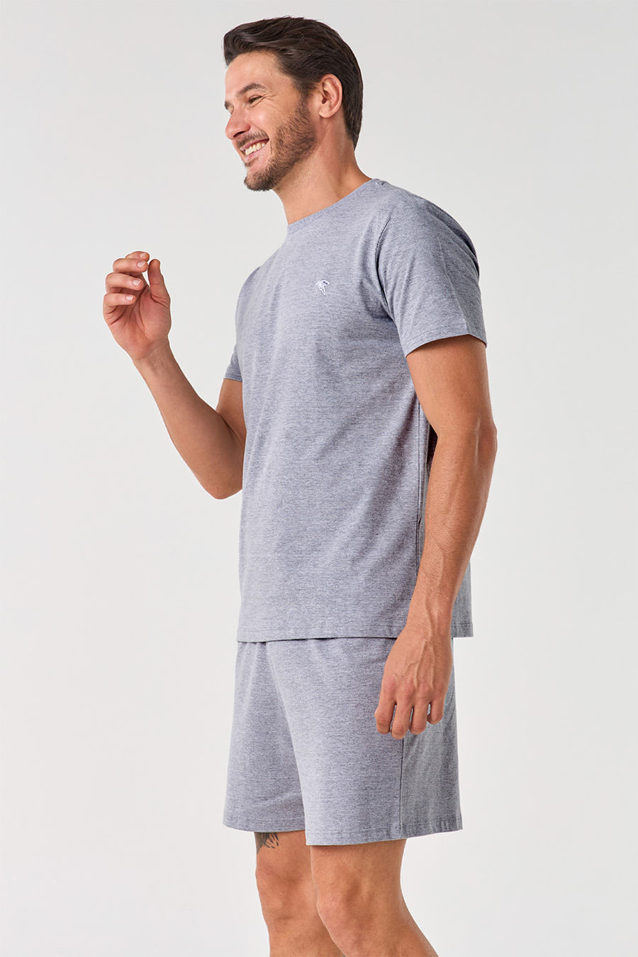 KIT PIJAMA AMERICANO CURTO E PANTUFA pijama lado