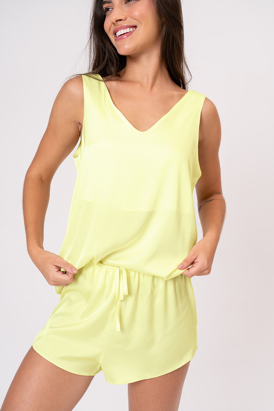 REGATA ACETINADA LISA - CLÁSSICOS ACETINADOS REGATA ACETINADA LISA - CLÁSSICOS ACETINADOS