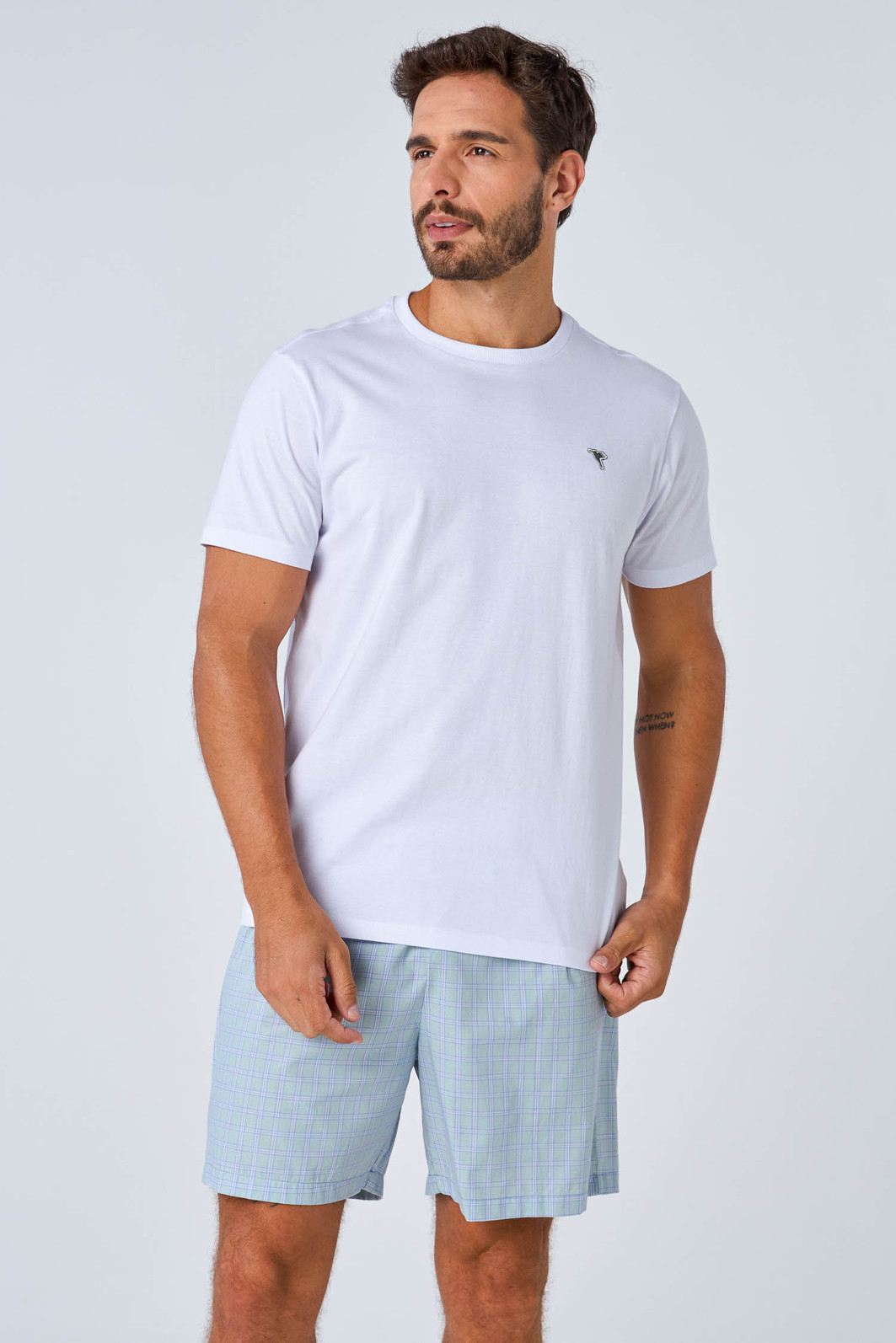 PIJAMA CURTO MASCULINO ¿ CLÁSSICOS CAMBRAIA PIJAMA CURTO MASCULINO ¿ CLÁSSICOS CAMBRAIA