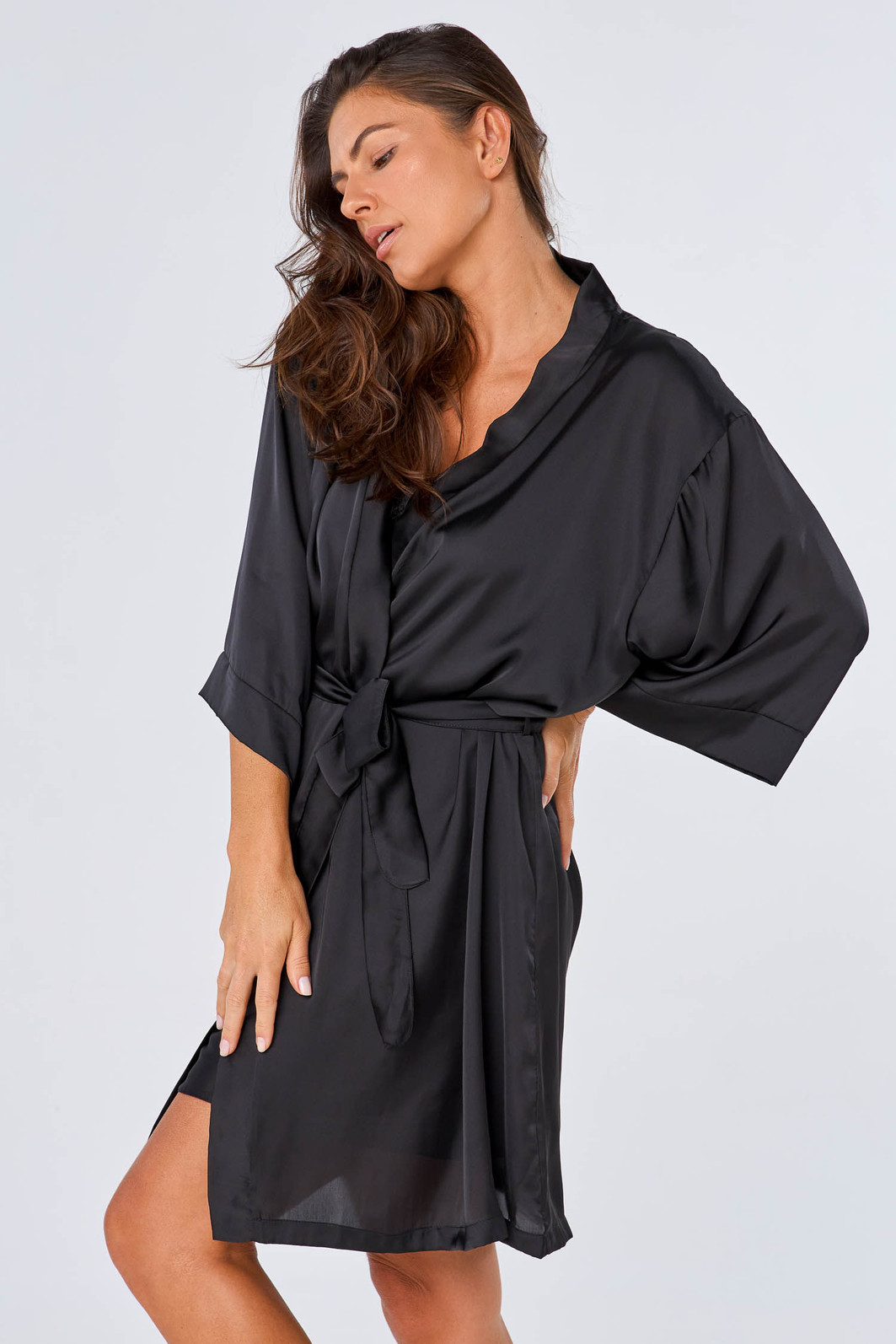 ROBE FEMININO CURTO TOQUE DE SEDA PRETO - ETERNO FEMININO ROBE FEMININO CURTO TOQUE DE SEDA PRETO - ETERNO FEMININO