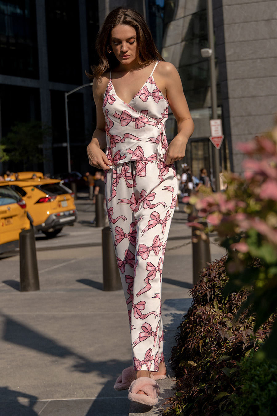 PIJAMA ACETINADO DE ALÇAS - ENTRELAÇOS PIJAMA ACETINADO DE ALÇAS - ENTRELAÇOS