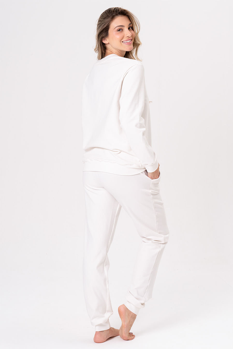 ABRIGO DE MOLETOM FEMININO - SERENA ABRIGO DE MOLETOM FEMININO - SERENA