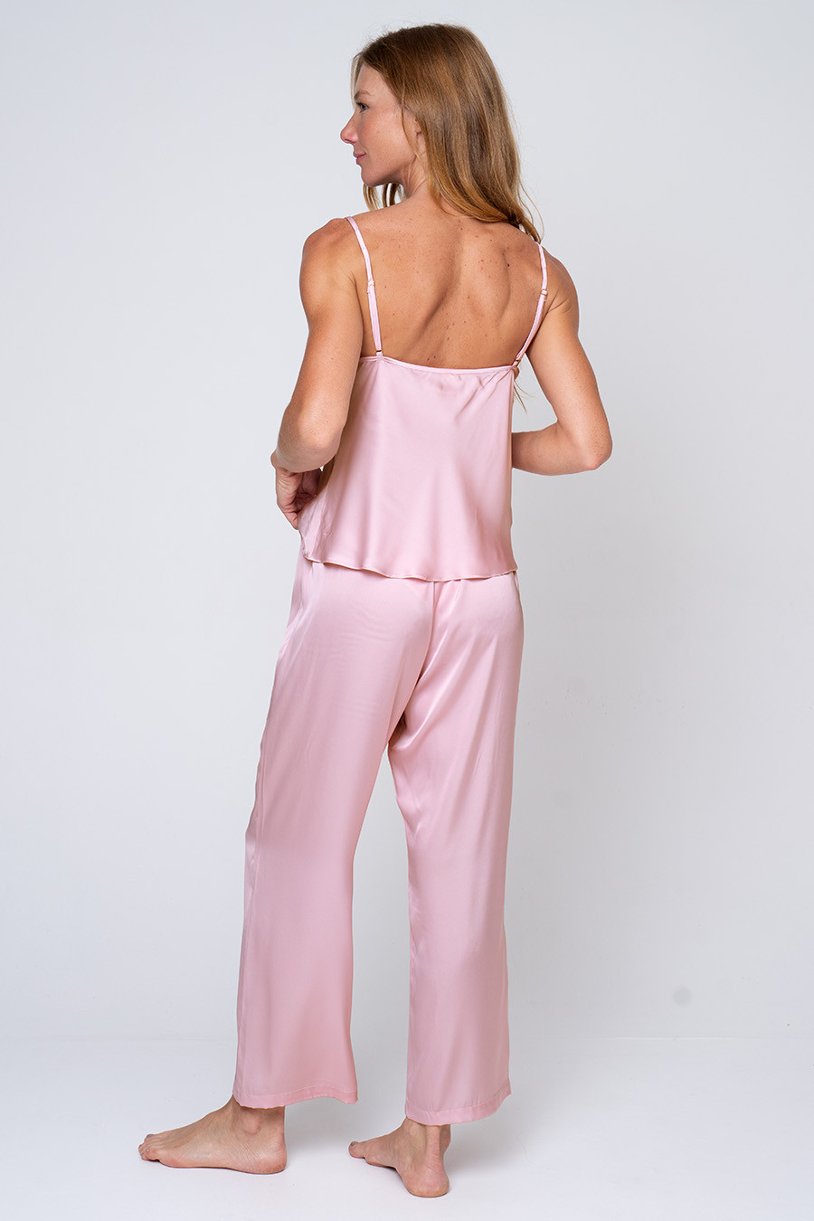 PIJAMA LONGO GOLA DEGAGÊ TOQUE DE SEDA - CLÁSSICO ACETINADO PINK GLOSS PIJAMA LONGO GOLA DEGAGÊ TOQUE DE SEDA - CLÁSSICO ACETINADO PINK GLOSS