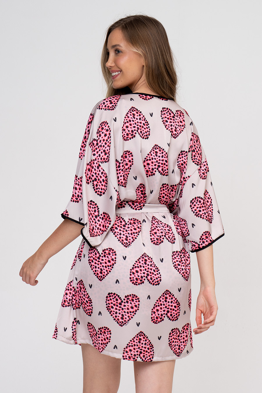 ROBE ACETINADO CORAÇÕES PRINT - DOCE FELINA ROBE ACETINADO CORAÇÕES PRINT