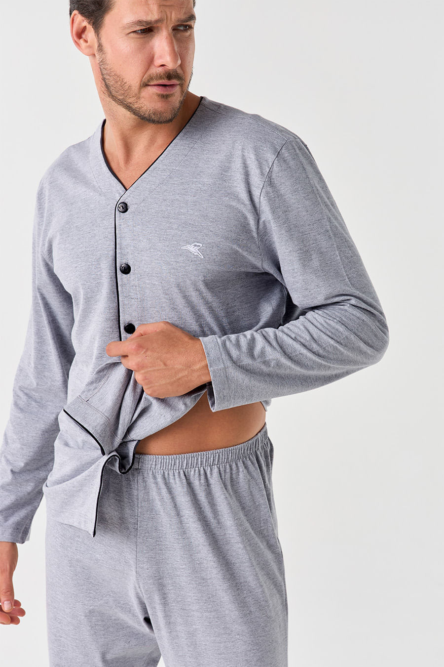 KIT PIJAMA AMERICANO LONGO ETERNO E PANTUFA PIJAMA DETALHE