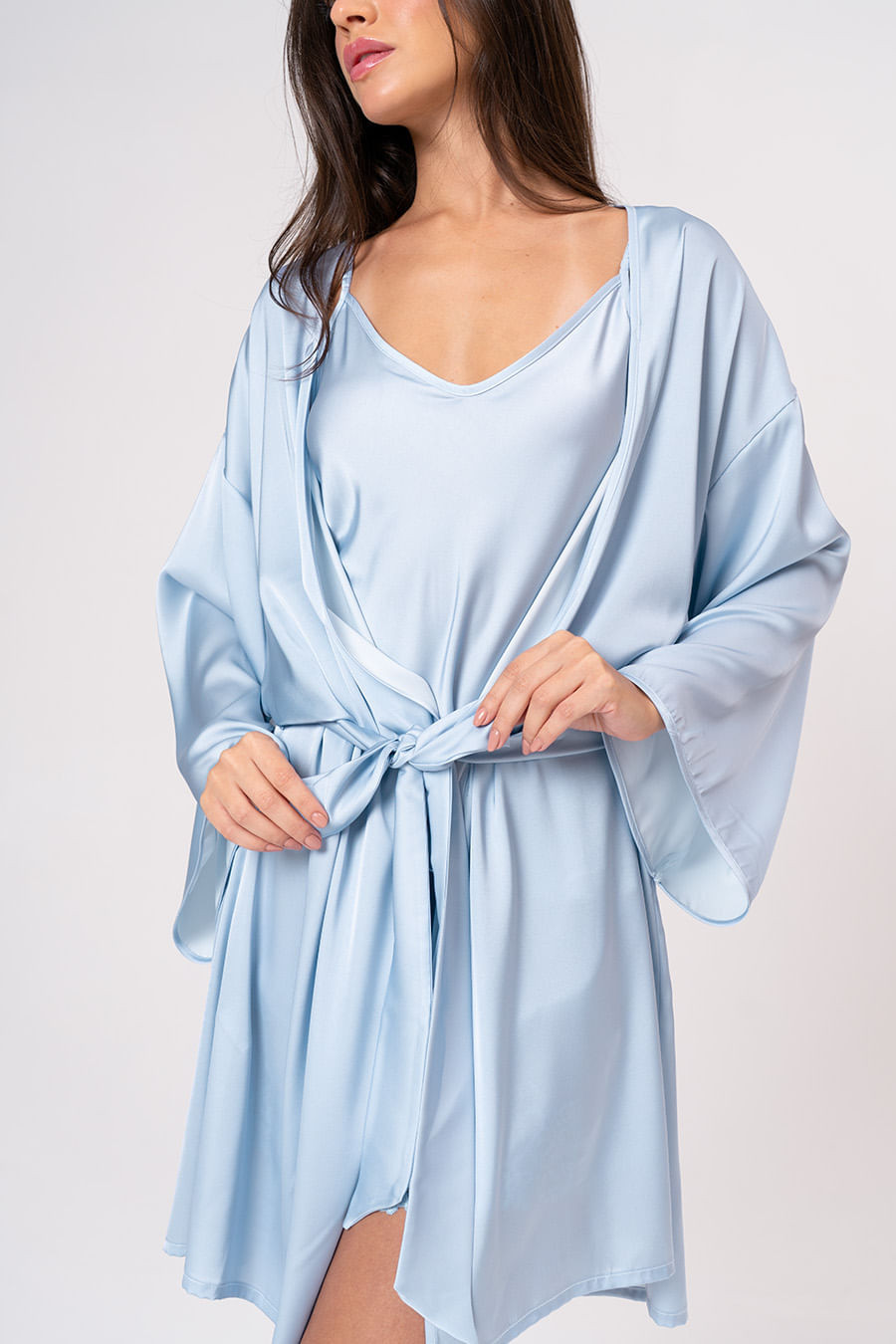 ROBE ACETINADO - CLÁSSICOS ACETINADOS LIGHT BLUE ROBE ACETINADO - CLÁSSICOS ACETINADOS LIGHT BLUE