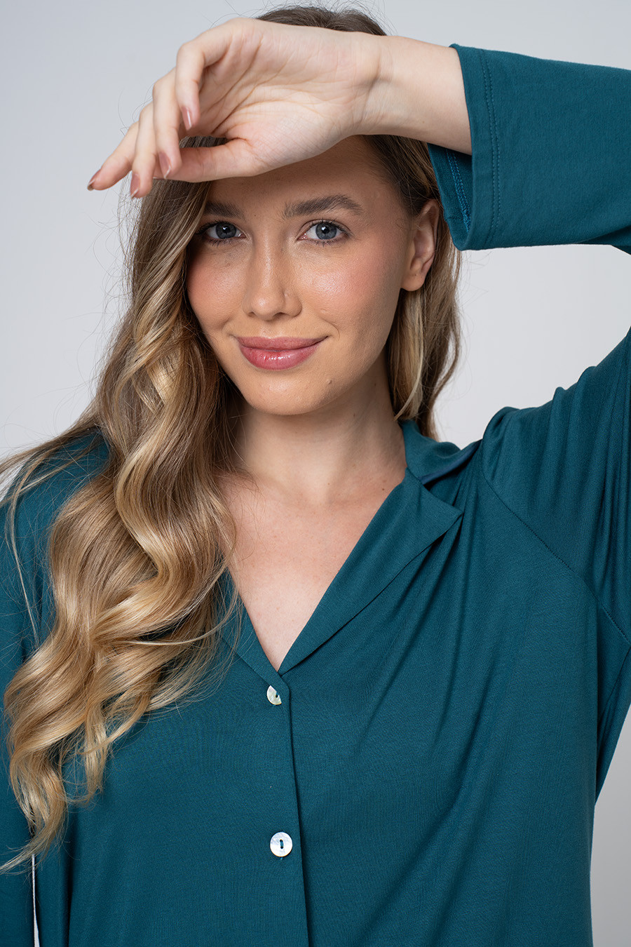 PIJAMA FEMININO AMERICANO EM VISCOSE - CLÁSSICO VISCOSE GREEN LUCK DETALHES