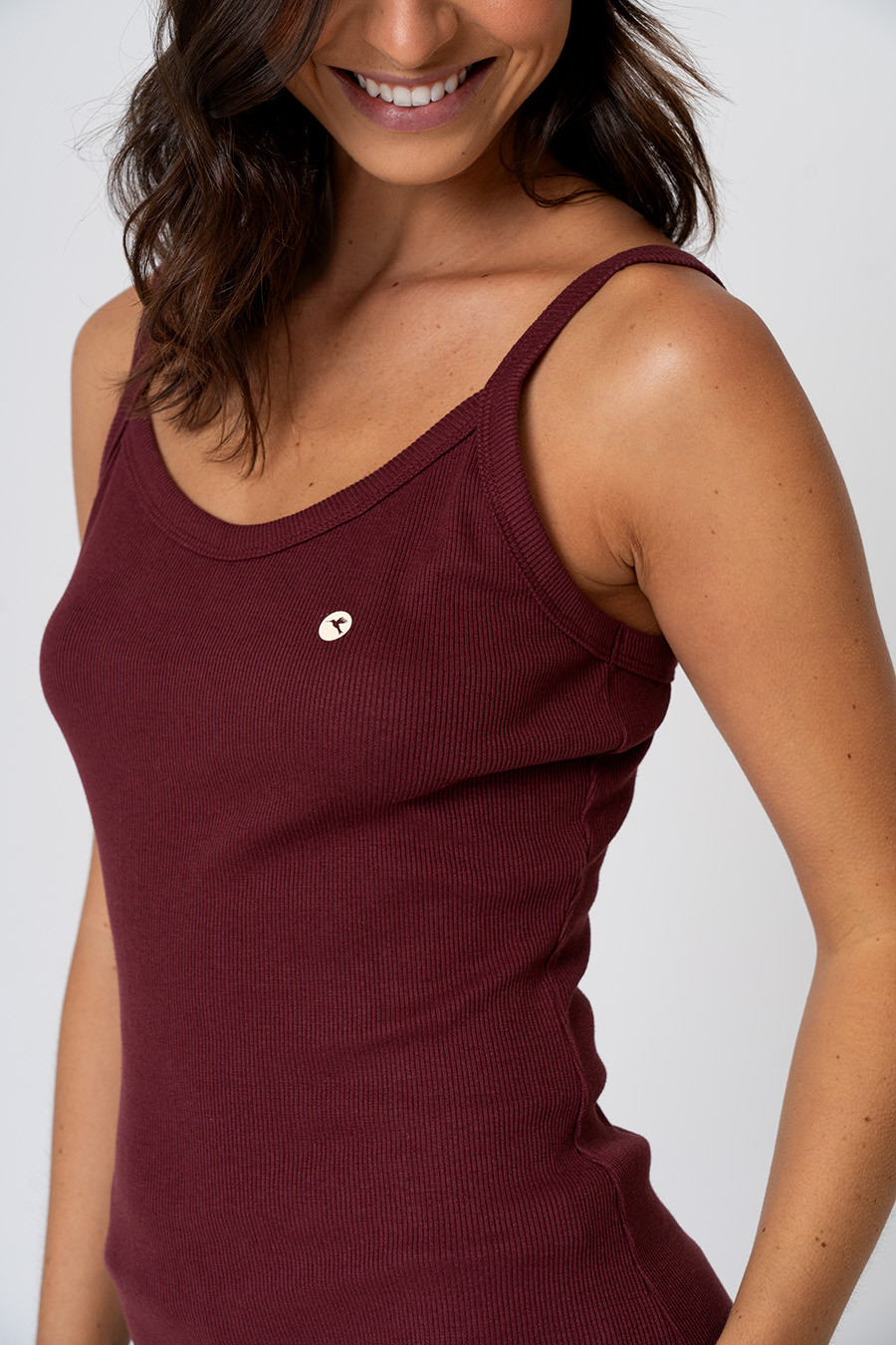 SHORT DOLL EM RIBANA DE ALGODÃO - CLÁSSICO ACETINADO BOLD WINE DETALHES