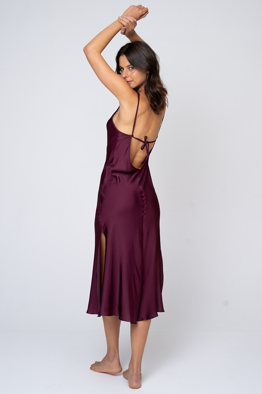 CAMISOLA MIDI TOQUE DE SEDA COM RENDA - CLÁSSICO ACETINADO BOLD WINE COSTAS 1