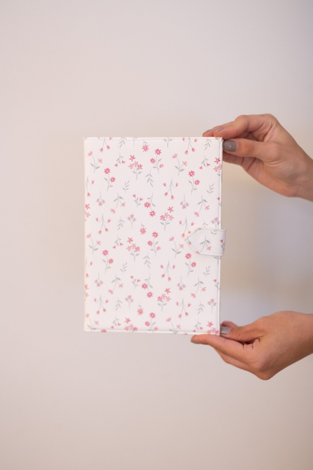 Carteira de Vacina Kami Estampa Flor Carteira de Vacina Kami Estampa Flor