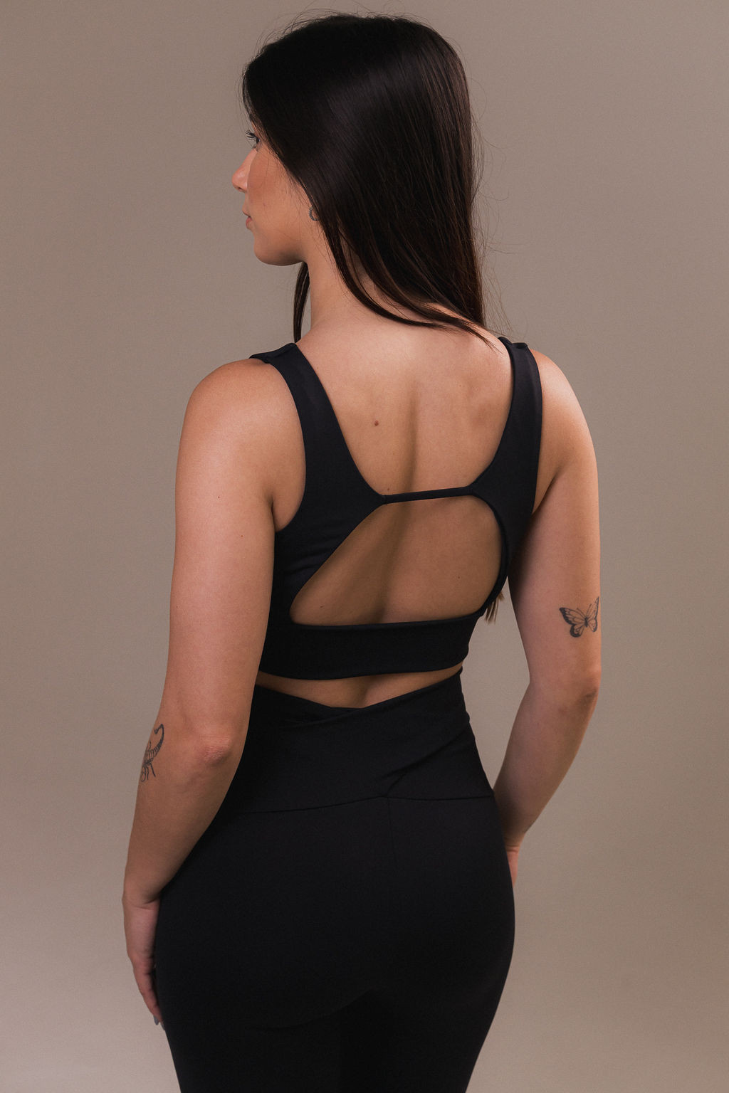 Conjunto Top GRIND ESSENTIAL + Short ESSENTIAL - Preto