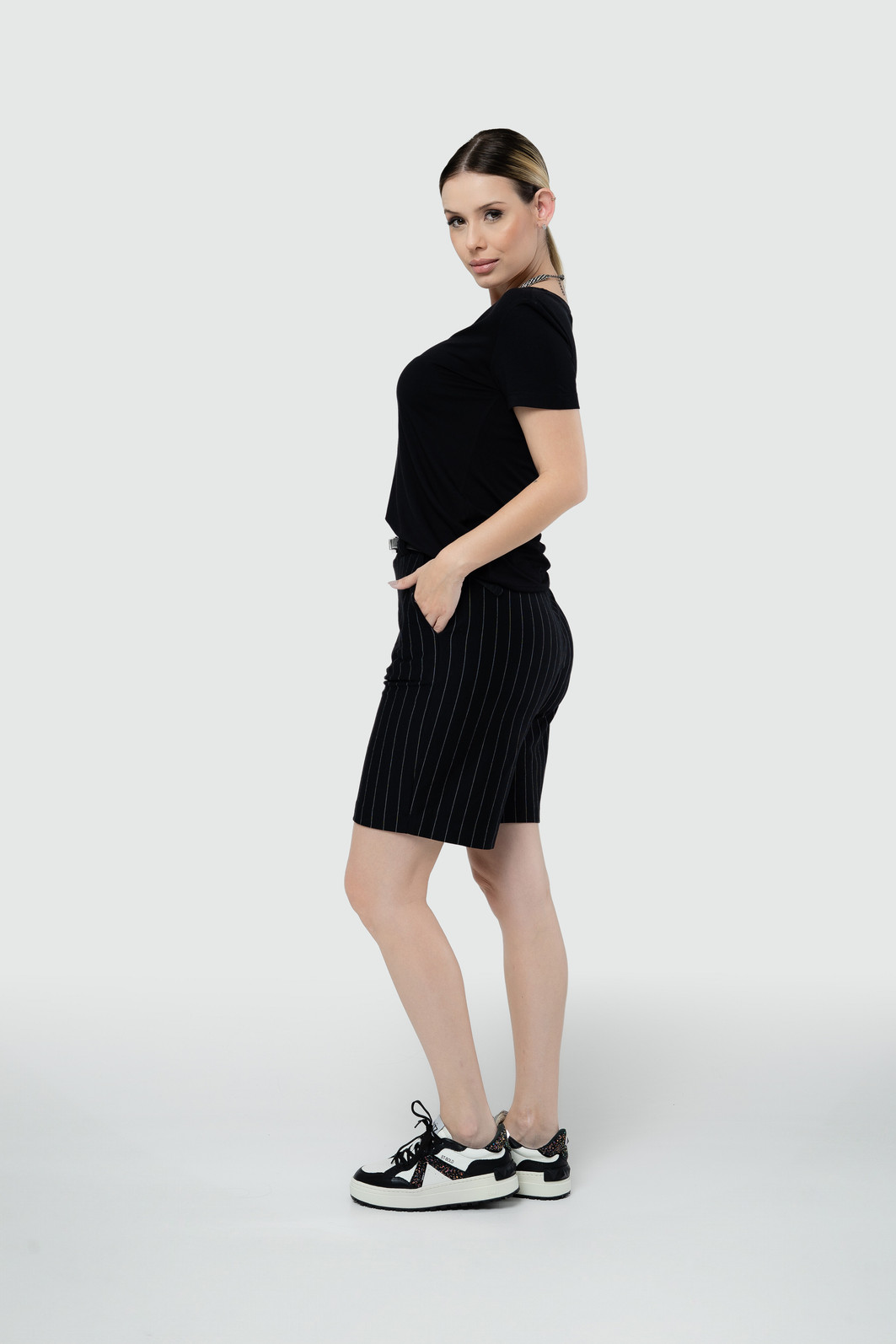 Bermuda Risca de Giz - Preta Bermuda Risca de Giz - Preta