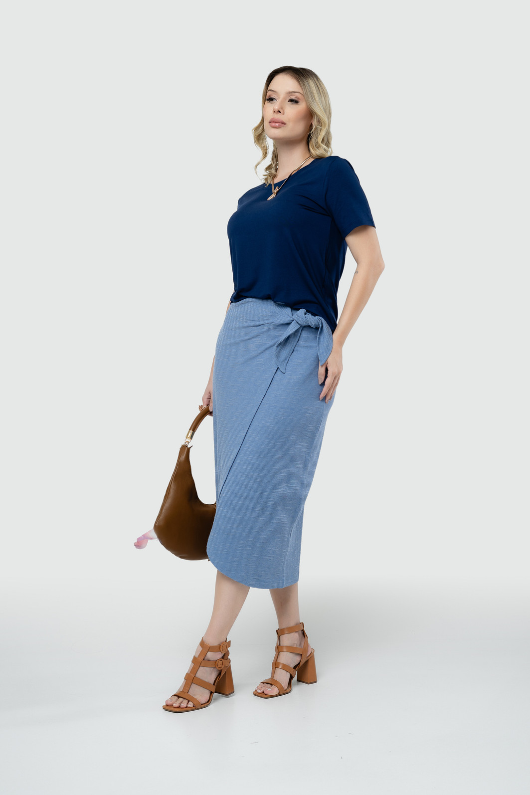 Blusa T-Shirt Gola Redonda Azul Marinho Blusa T-Shirt Gola Redonda Azul Marinho