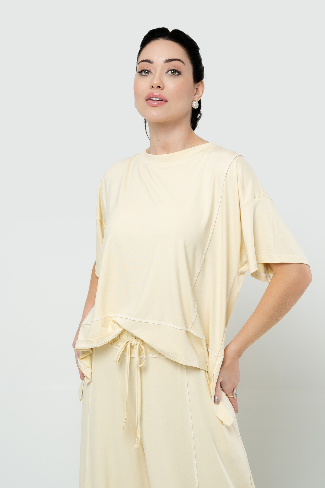 Conjunto com Blusa e Calça Oversized - Amarelo Manteiga