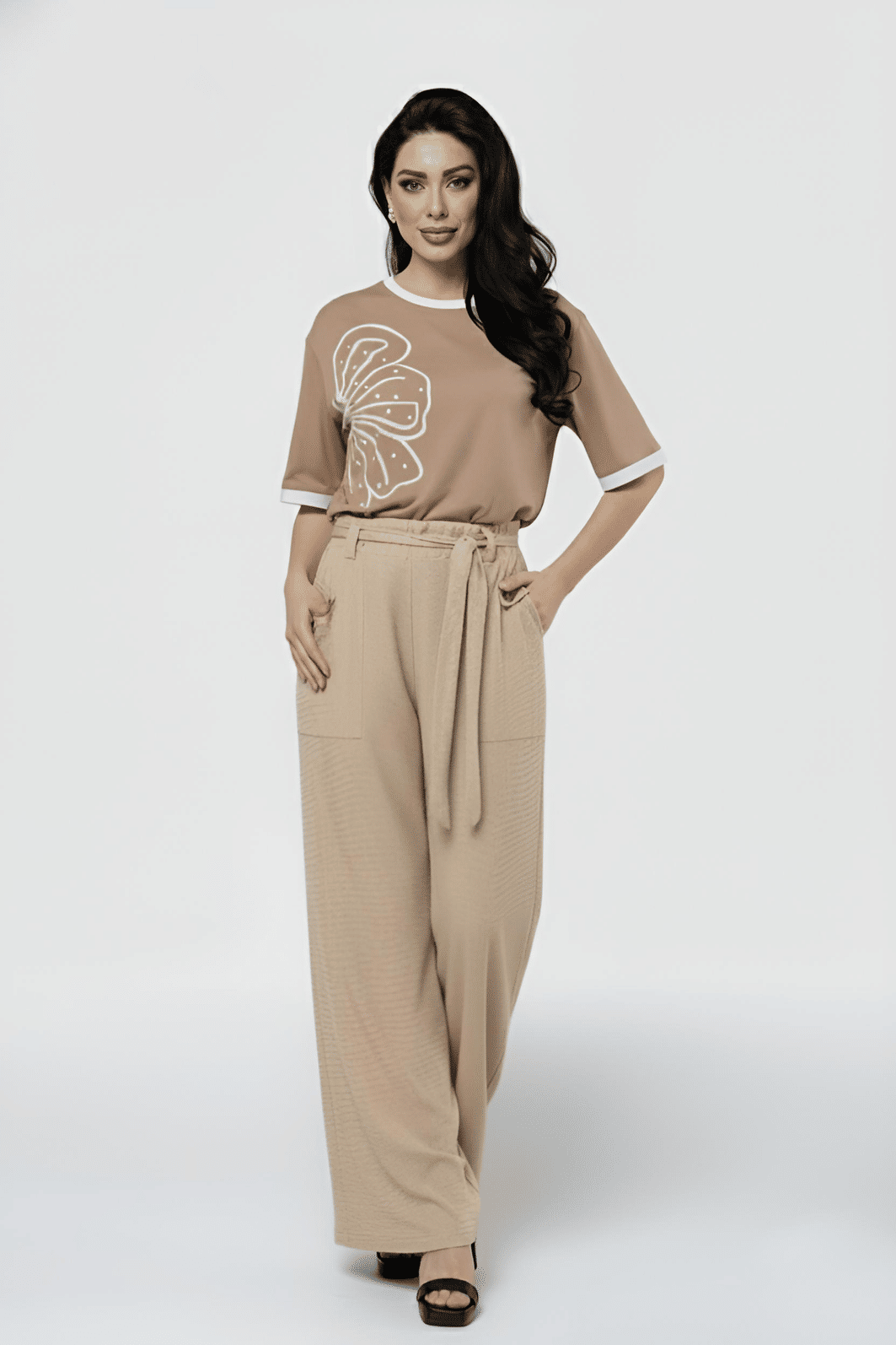 T-Shirt Oversized com Aplicação - Bege T-Shirt Oversized com Aplicação - Bege