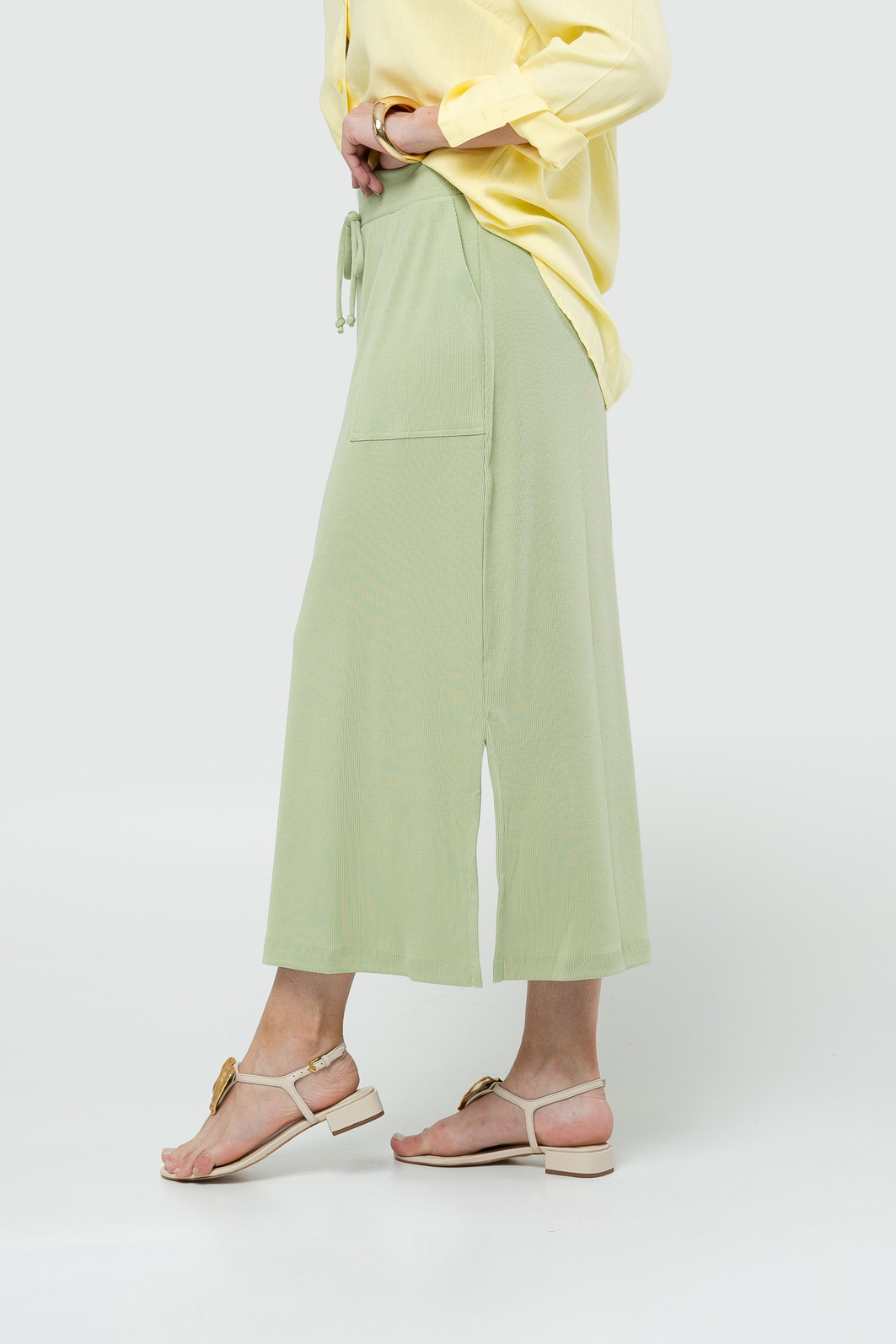 Saia Midi com Bolso - Verde Saia Midi com Bolso - Verde