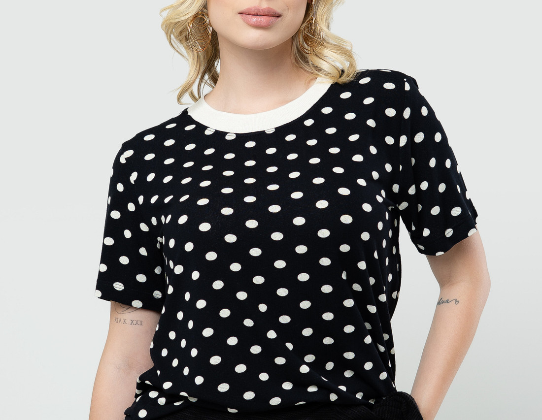 Blusa Poá Gola Redonda - Preta Blusa Poá Gola Redonda - Preta