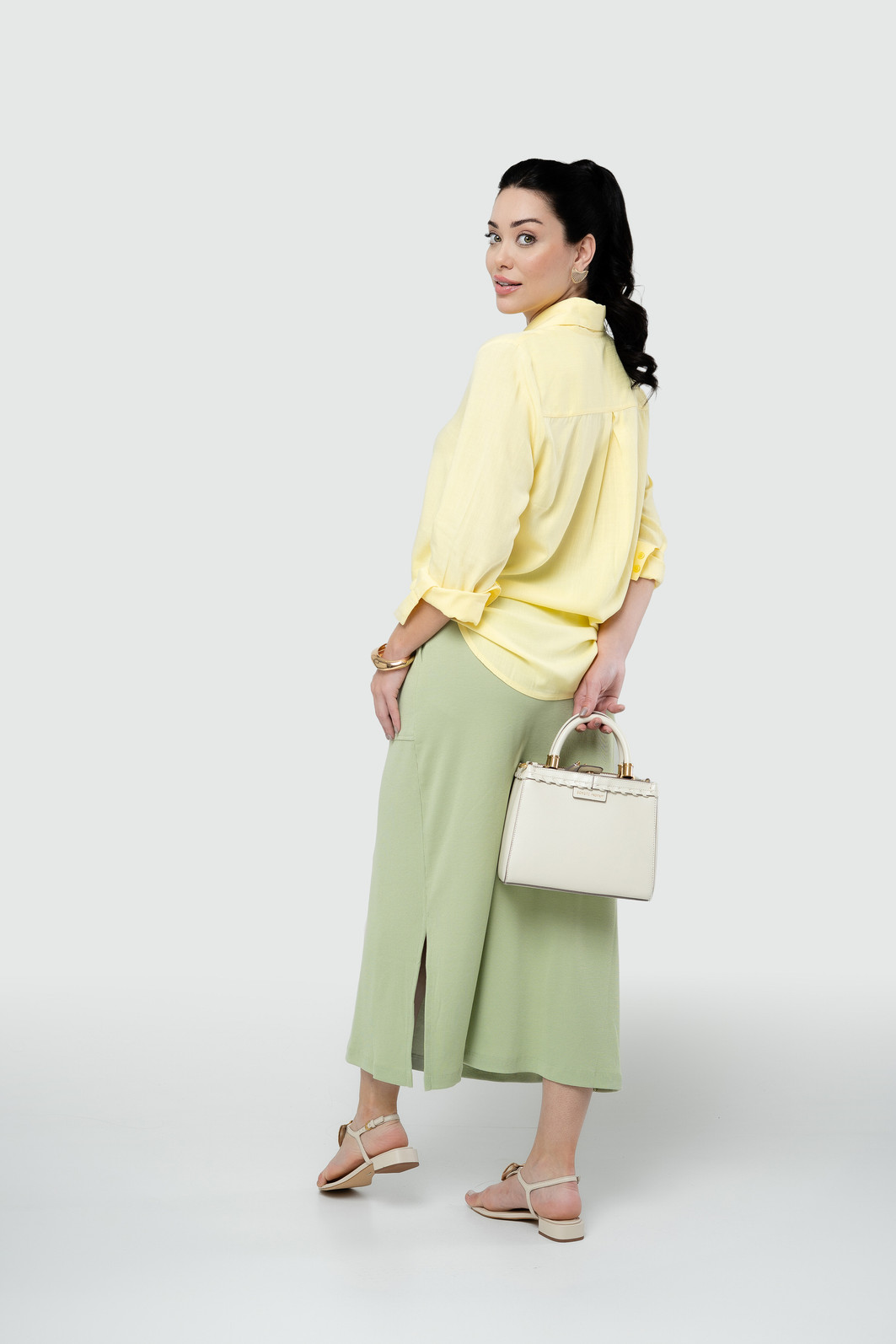 Saia Midi com Bolso - Verde Saia Midi com Bolso - Verde