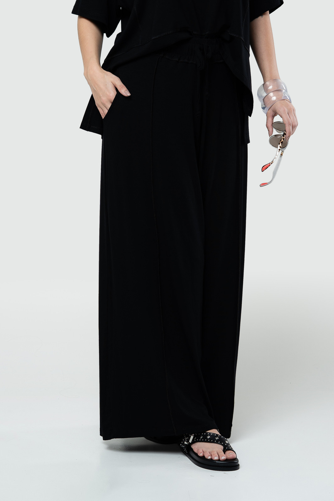 Conjunto com Blusa e Calça Oversized - Preto