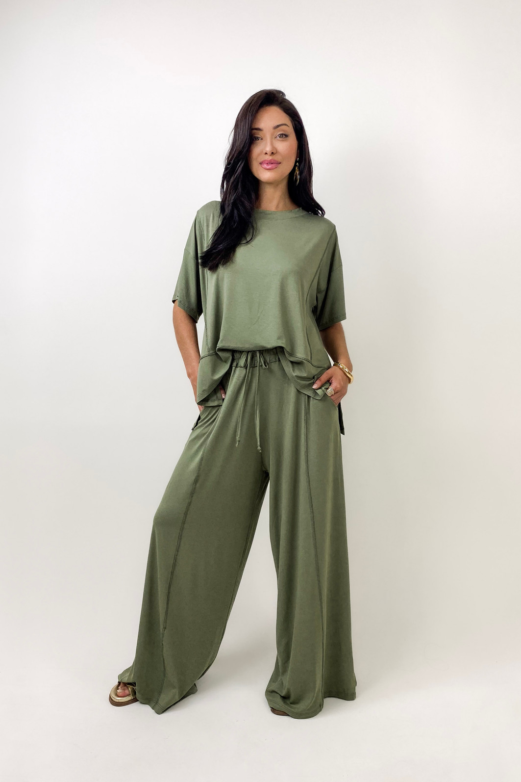 Conjunto com Blusa e Calça Oversized - Verde Oliva