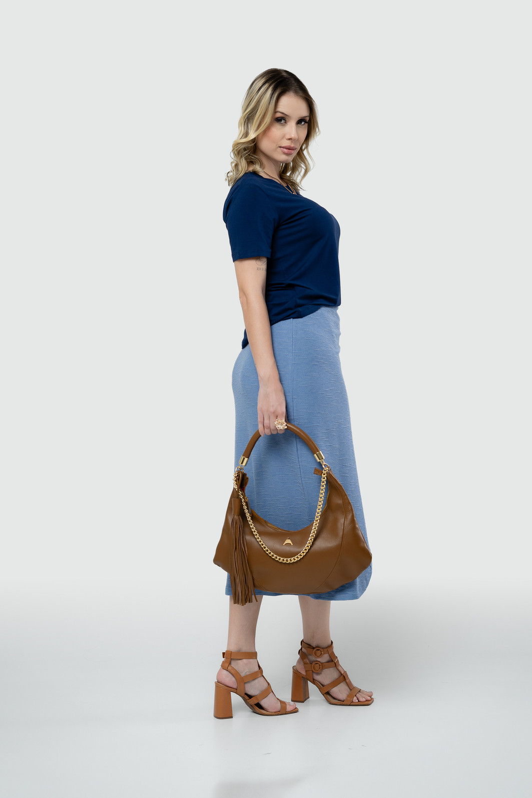 Saia Midi Transpassada com Laço Azul Saia Midi Transpassada com Laço Azul