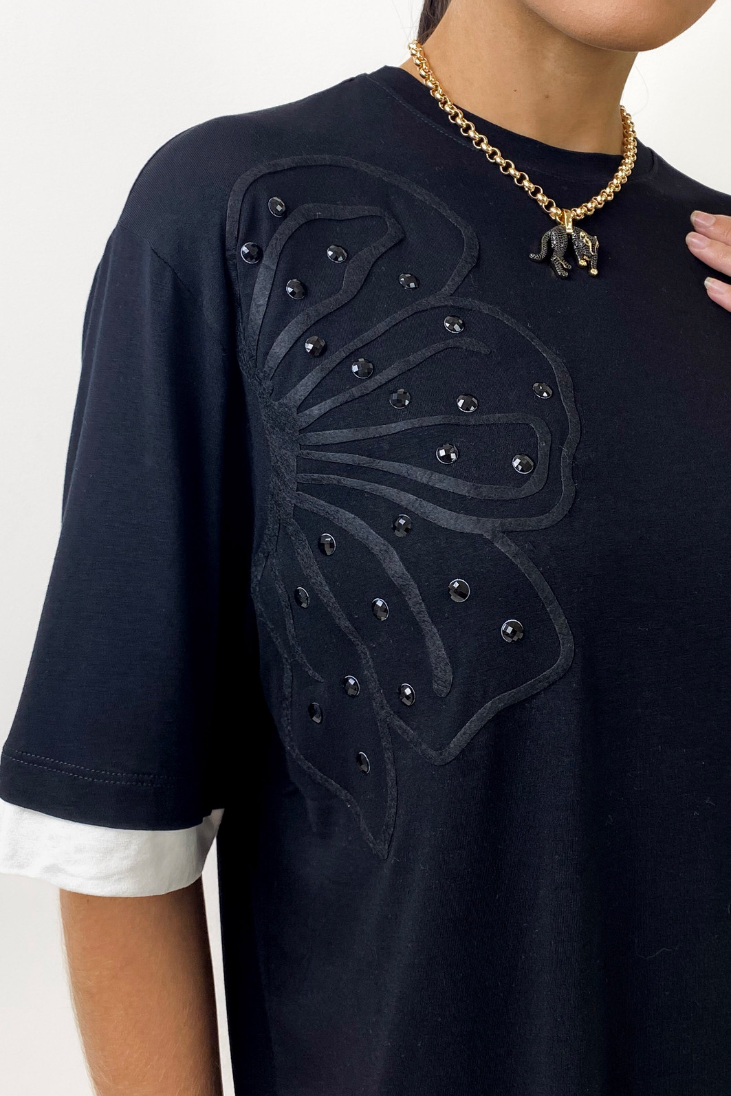 T-Shirt Oversized com Aplicação - Preta