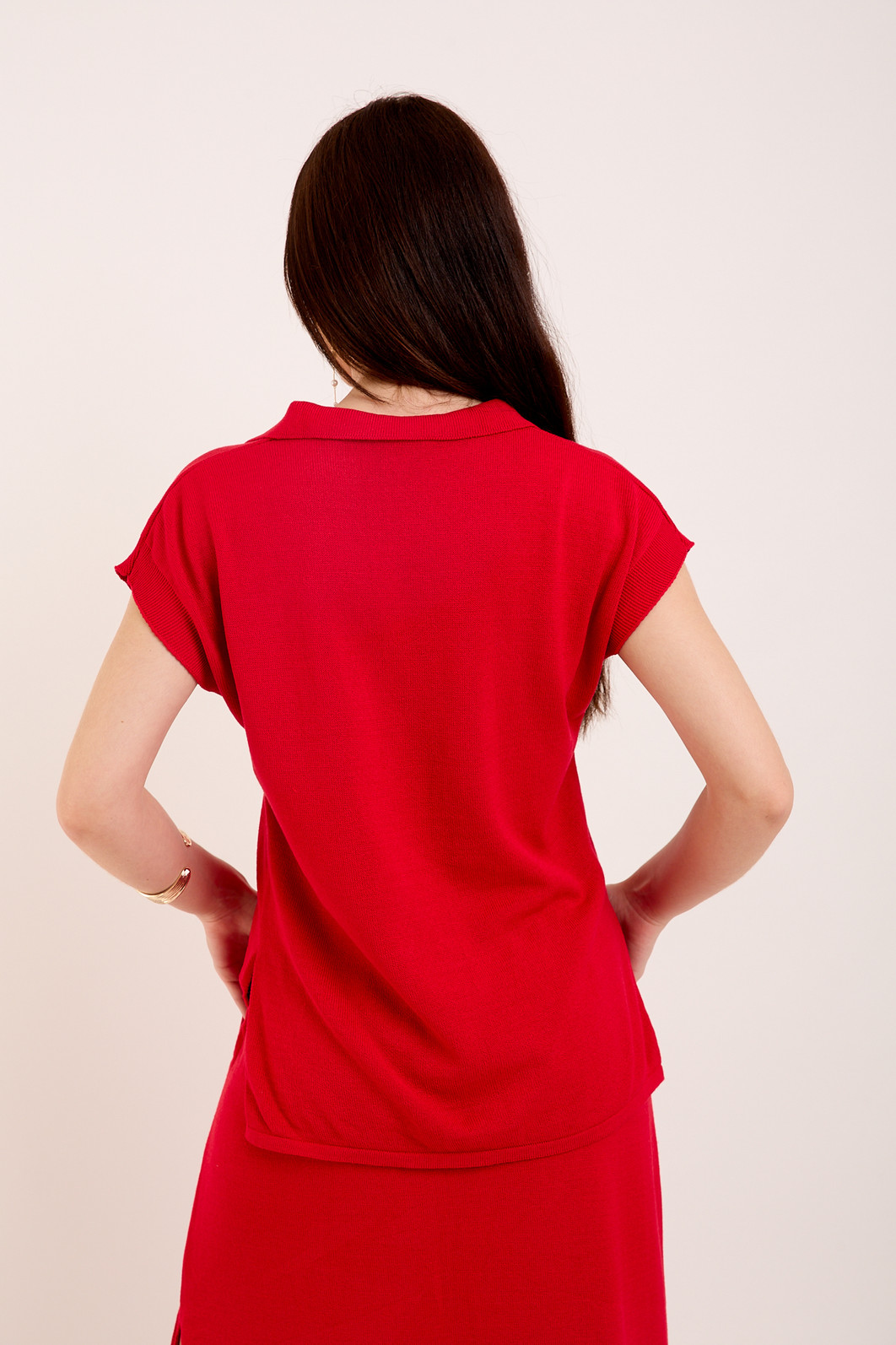 Blusa Tricot Decote V e Gola - Vermelha