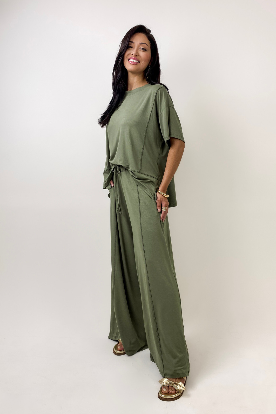 Conjunto com Blusa e Calça Oversized - Verde Oliva