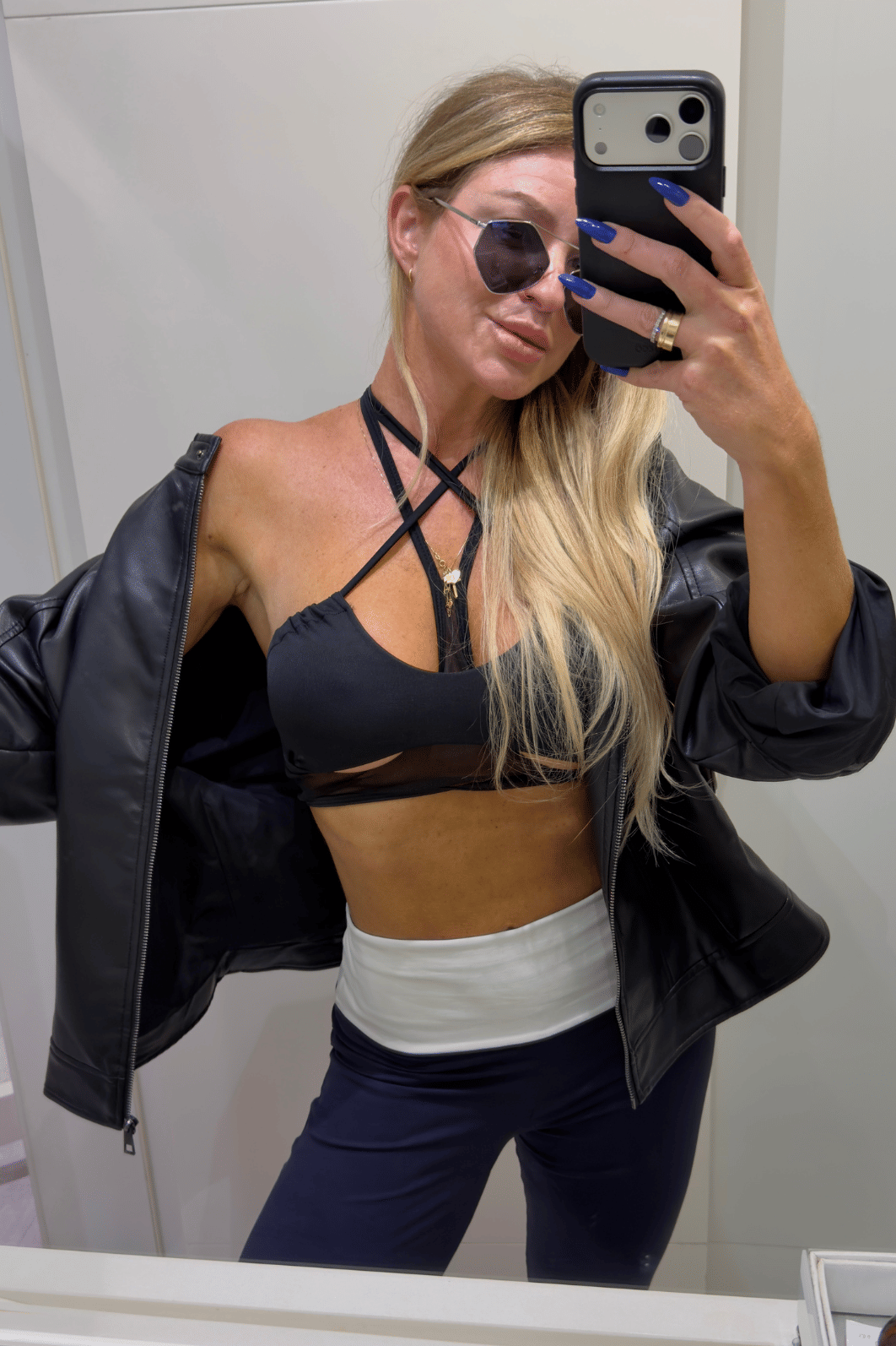 Cropped com recortes Liandra