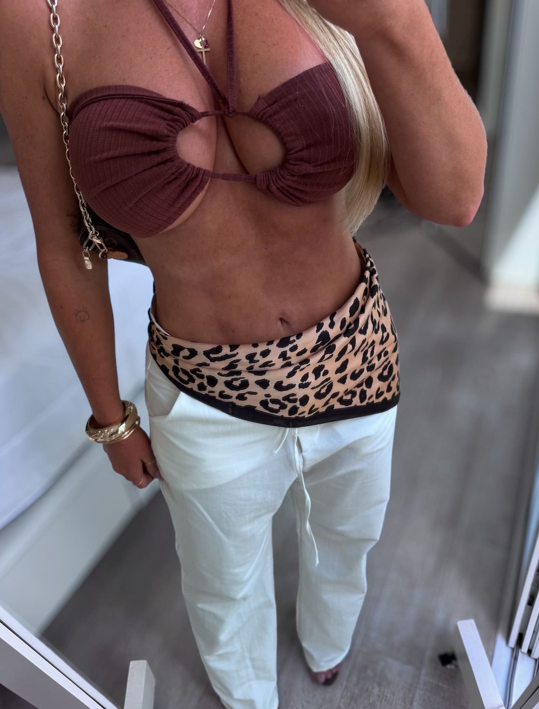 Calça alfaiataria wide leg com amarração Érica Calça alfaiataria wide leg com amarração Érica