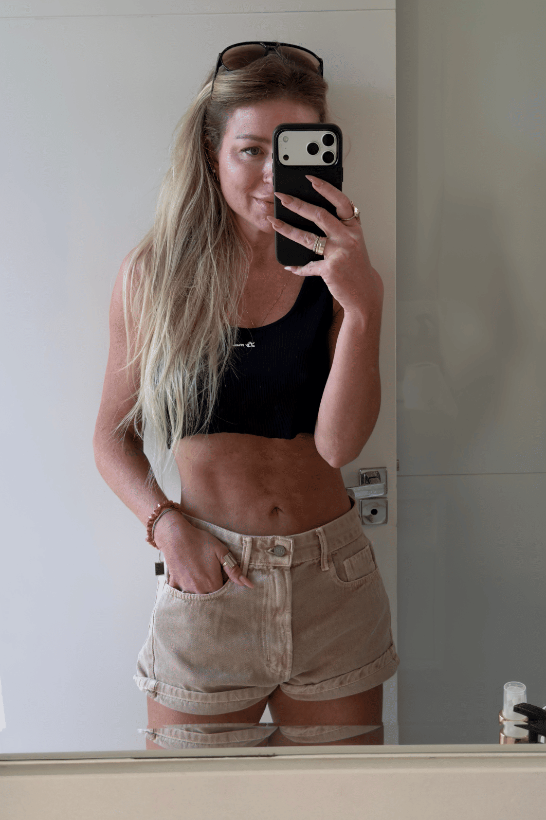 Short jeans recortes Bege Elowen
