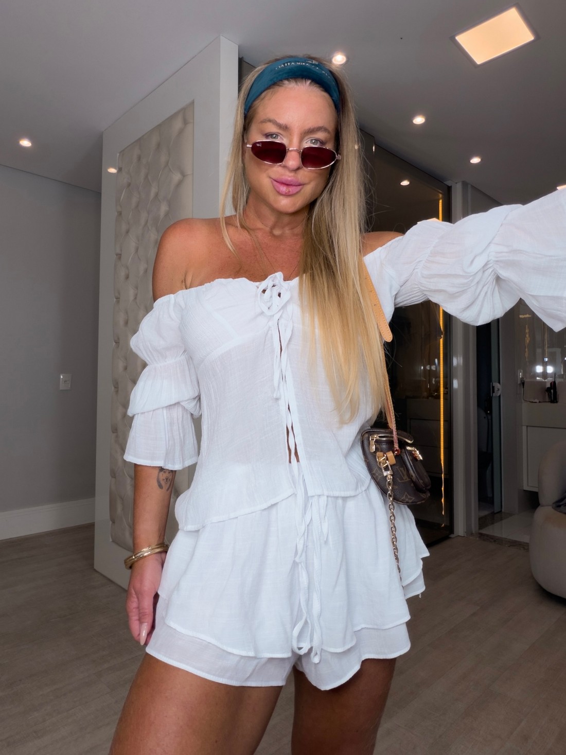 Conjunto bata ombro a ombro e short com babados Amanda