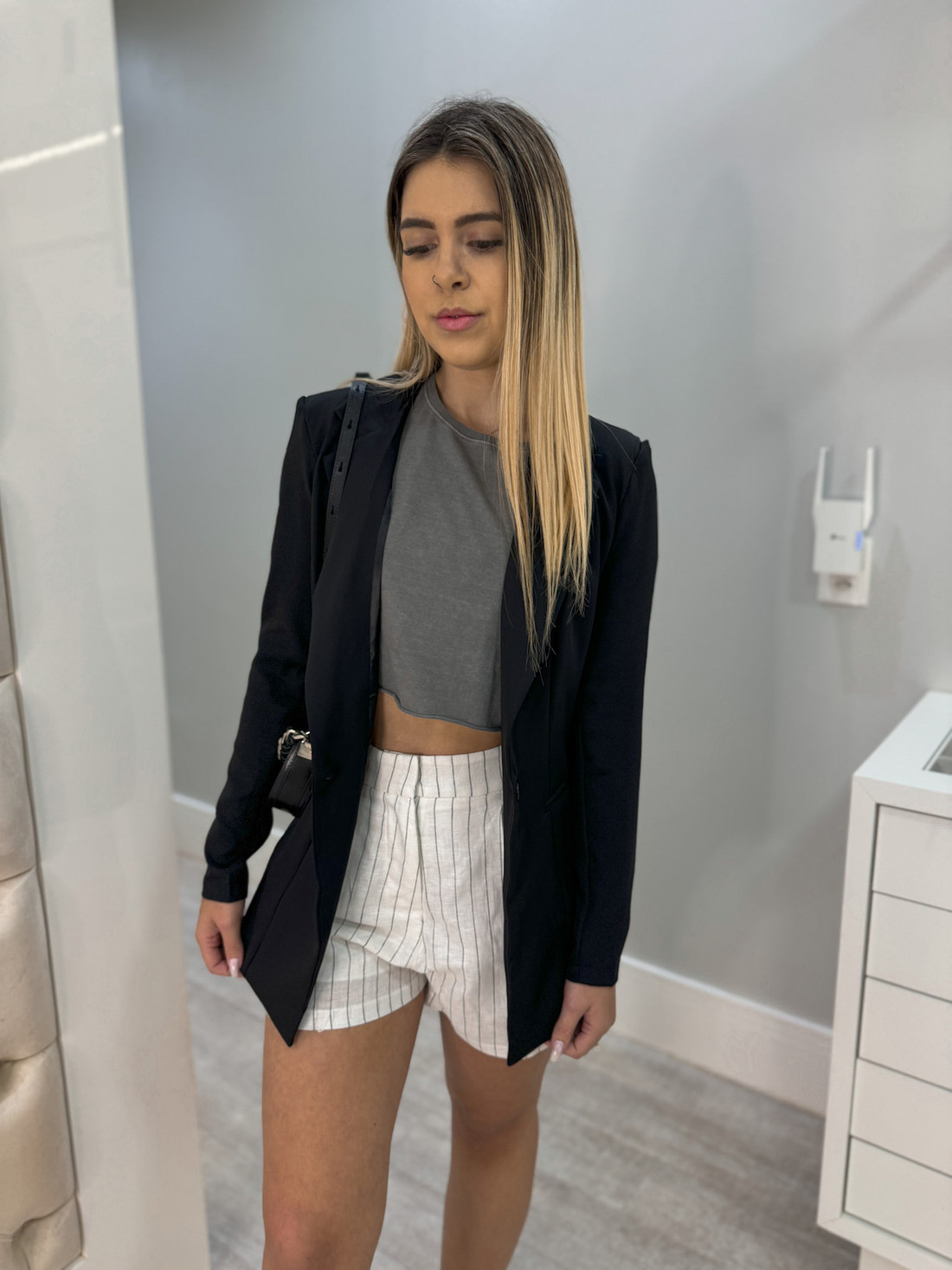 Short de linho listrado branco com preto Short de linho listrado branco com preto