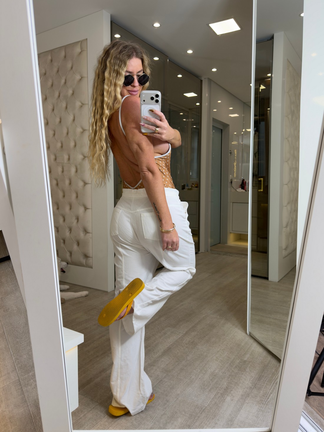 Calça alfaiataria wide leg com amarração Érica Calça alfaiataria wide leg com amarração Érica