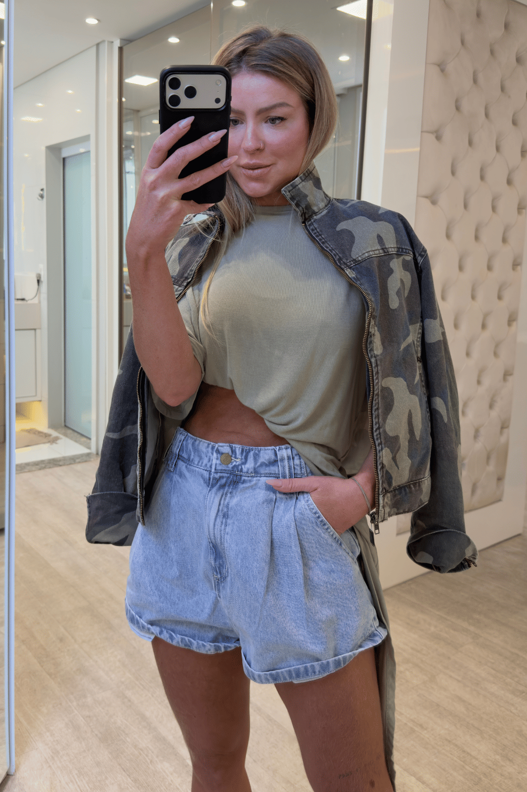 Short jeans clochard com elástico Cili Short jeans clochard com elástico Cili