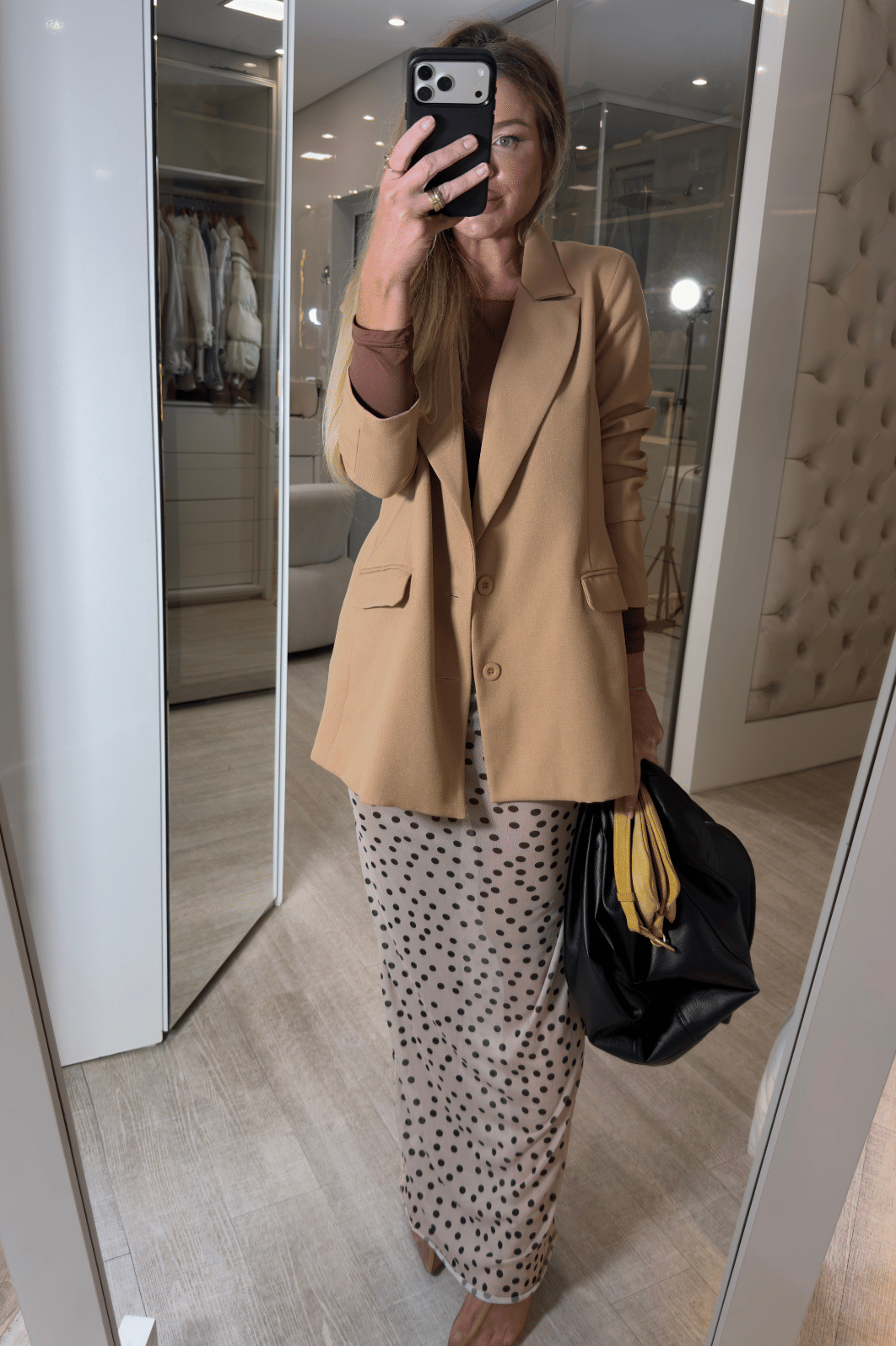 Vestido midi tomara que caia em tule estampa de poá Martina Vestido midi tomara que caia em tule estampa de poá Martina