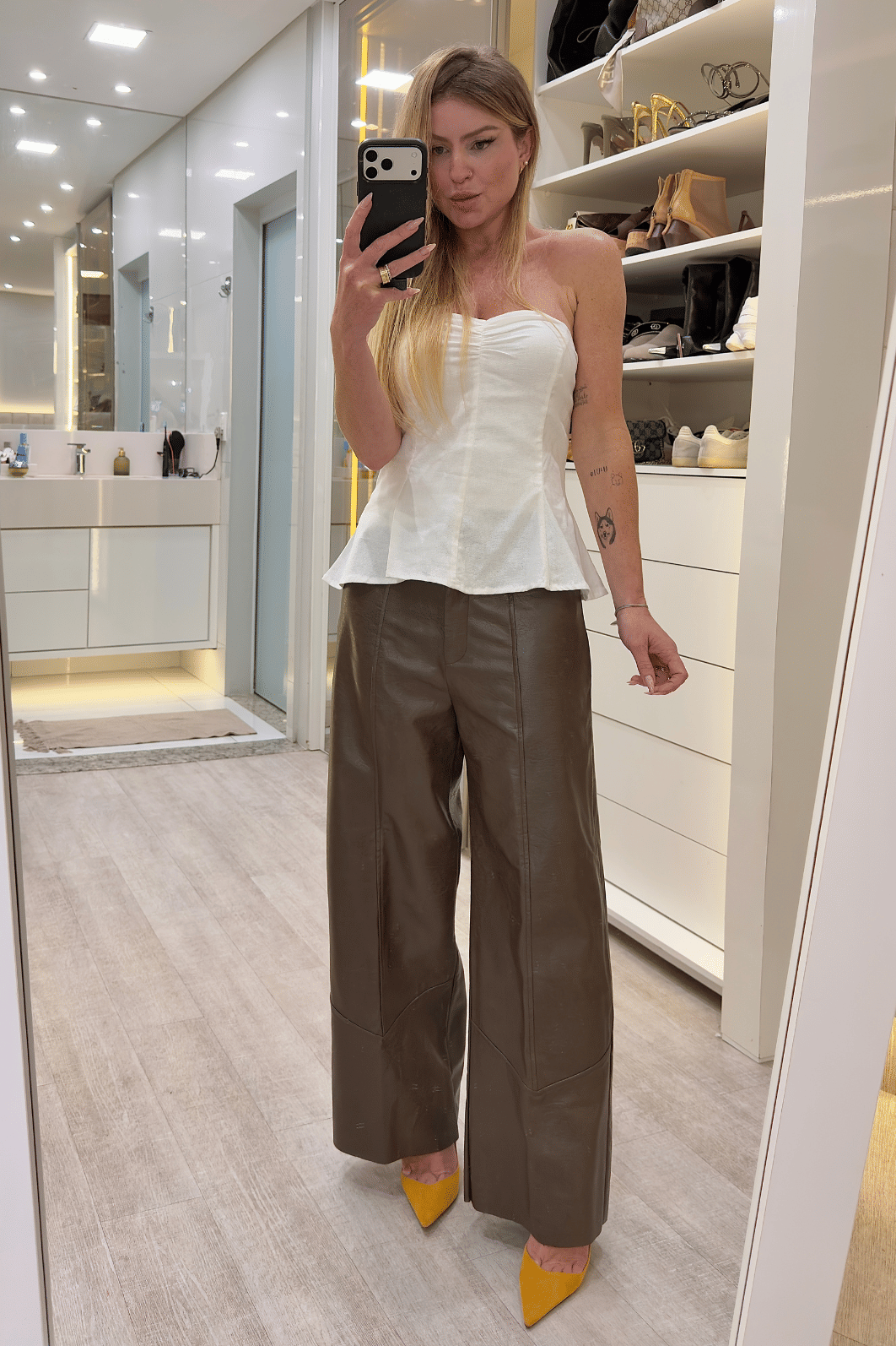 Calca em Couro Pantalona Brenda Calca em Couro Pantalona Brenda