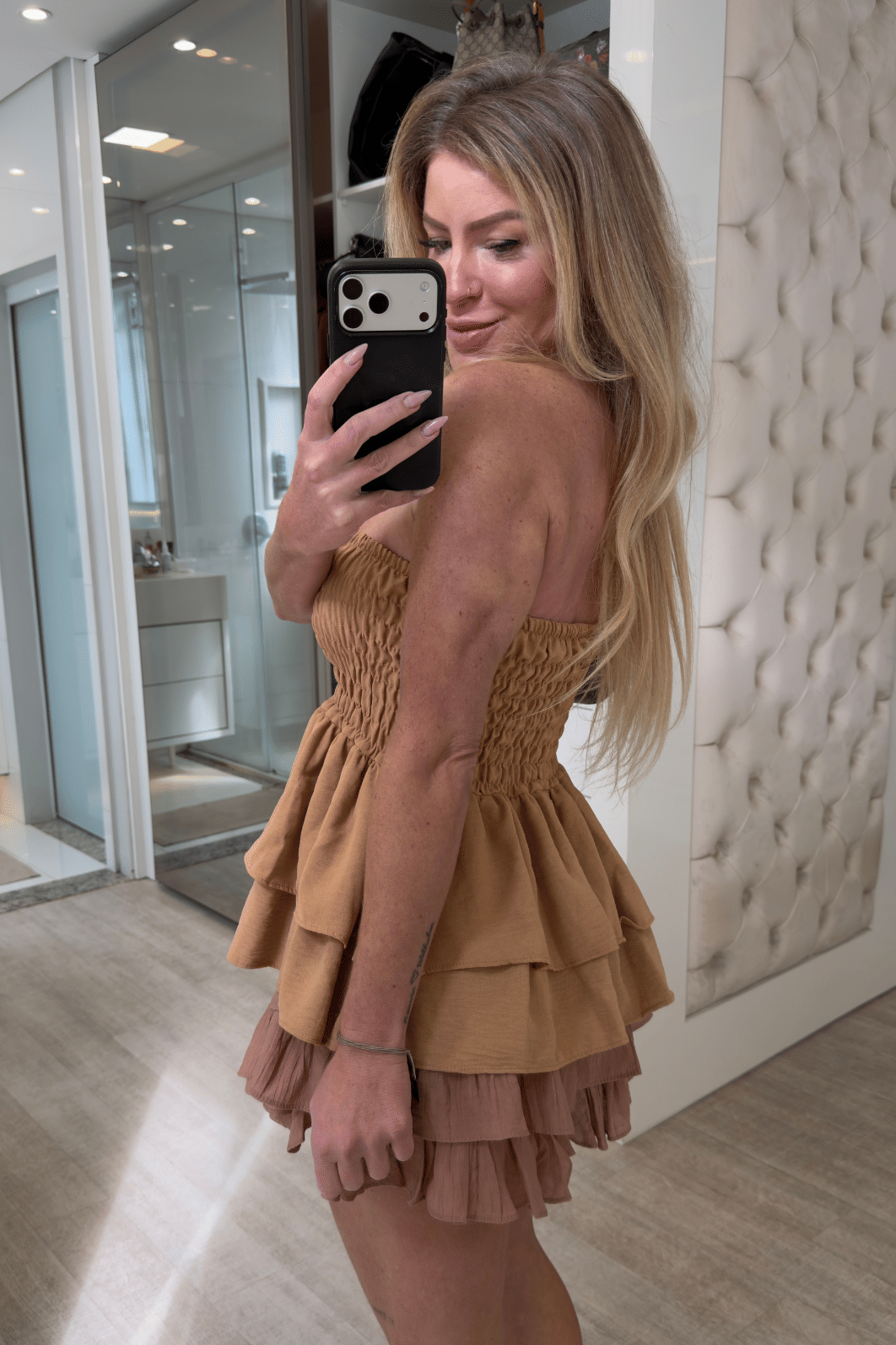 Blusa em lastex com babados Dubai Blusa em lastex com babados Dubai