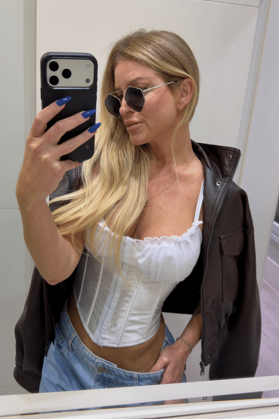 Cropped corset com detalhes no busto