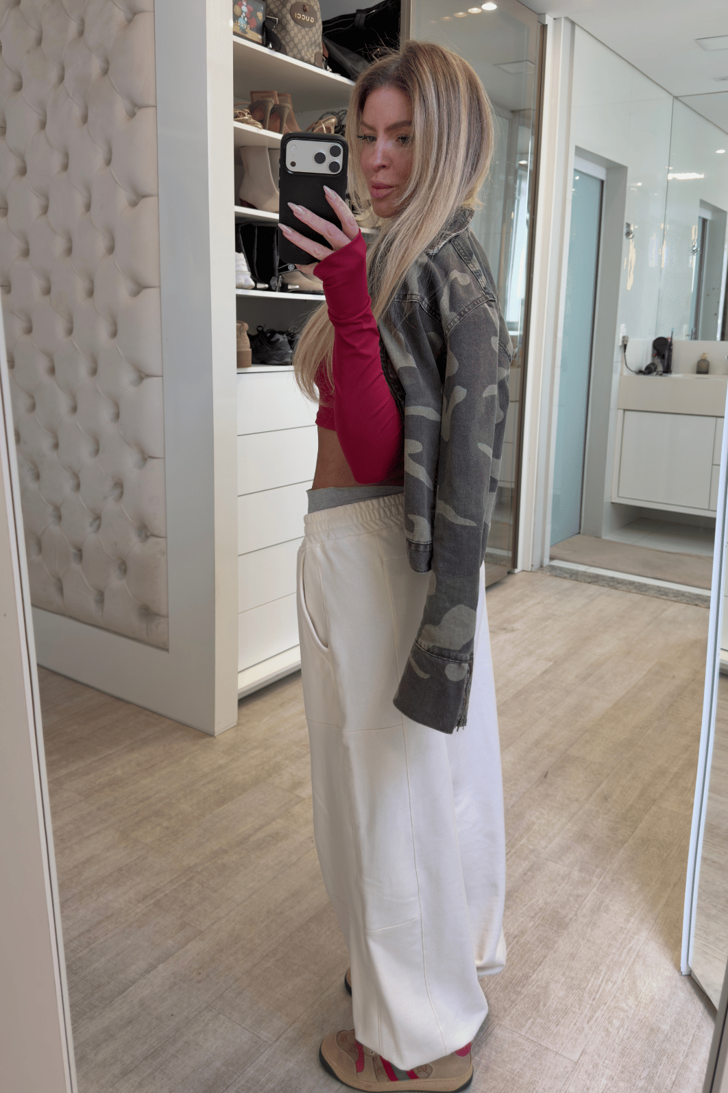 Calça em moletom JOGGER com Bolsos e Cós com Elástico Liandra OFF WHITE Calça em moletom JOGGER com Bolsos e Cós com Elástico Liandra OFF WHITE