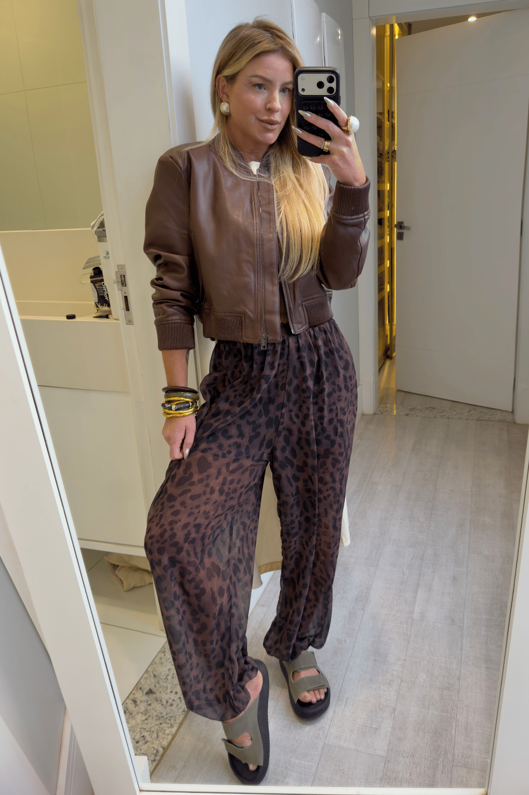 Calça balloon em tule estampa de onça Calça balloon em tule estampa de onça